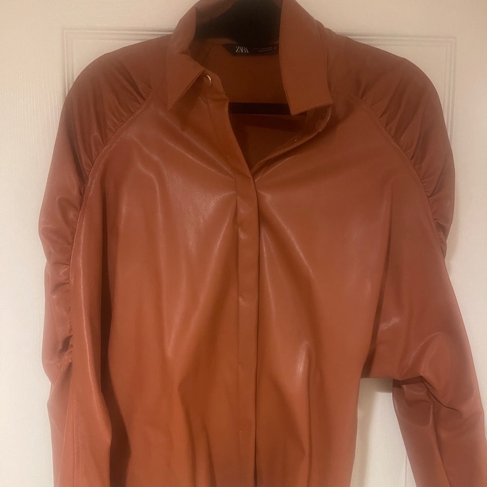 Puff sleeved top